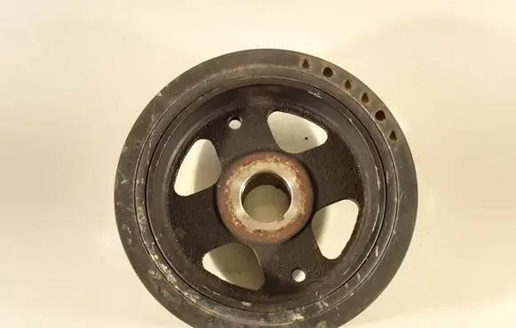 Toyota Auris E180 Crankshaft pulley 31020W