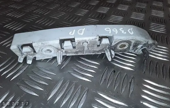 Front bumper mounting bracket