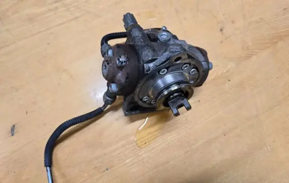 Mazda CX-7 Fuel injection high pressure pump R2AA13800 2940000621