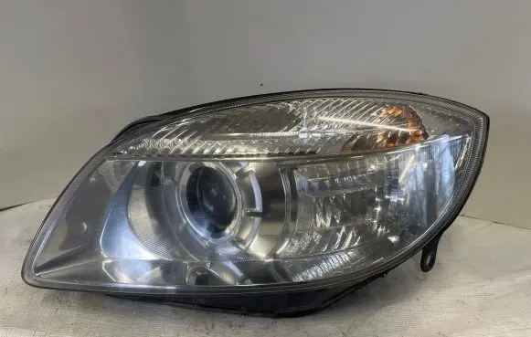 Volkswagen Golf Plus Headlight/headlamp 24783100