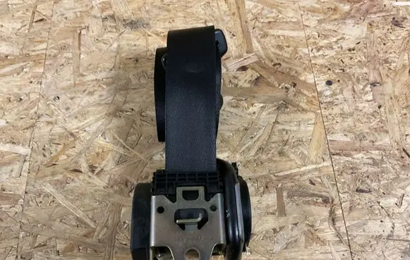 Audi A6 S6 C5 4B Front seatbelt 560571801 008L000