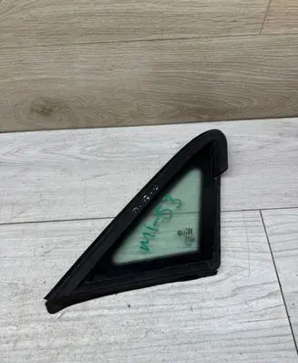 Volkswagen Golf VII Front triangle window/glass 5G0845412