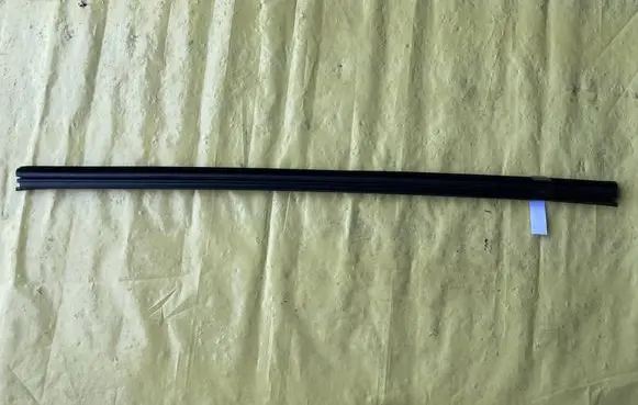 Mercedes-Benz B W245 Front door glass trim molding A1697250365