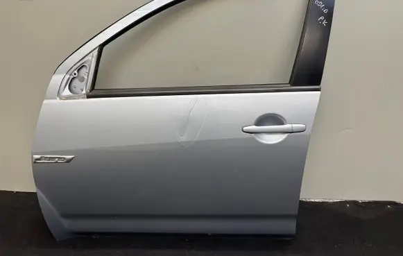 Mitsubishi Outlander Front door