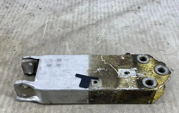 BMW 7 F01 F02 F03 F04 Radiator support slam panel bracket 6924219