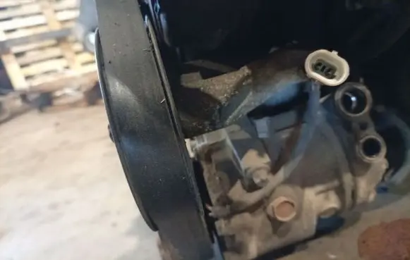 Opel Astra G Engine mounting bracket