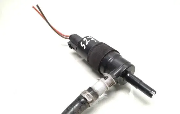 Audi A6 S6 C6 4F Headlight washer pump 3B7955681
