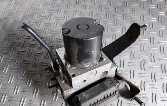BMW 5 E60 E61 ABS Pump 3451678415101 67841
