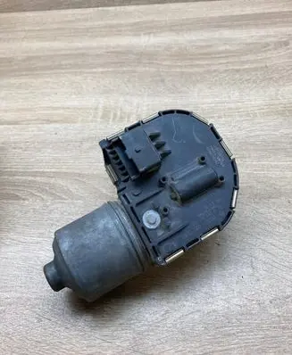 Peugeot 407 Wiper motor 0390241722