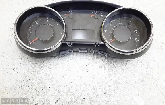 Peugeot 5008 Speedometer (instrument cluster) 9666175180