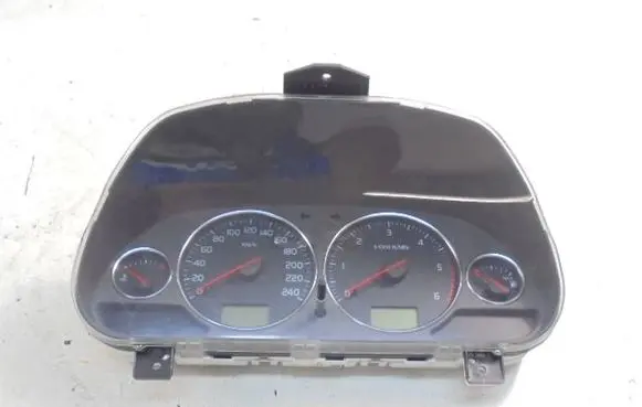 Volvo S40 Speedometer (instrument cluster)