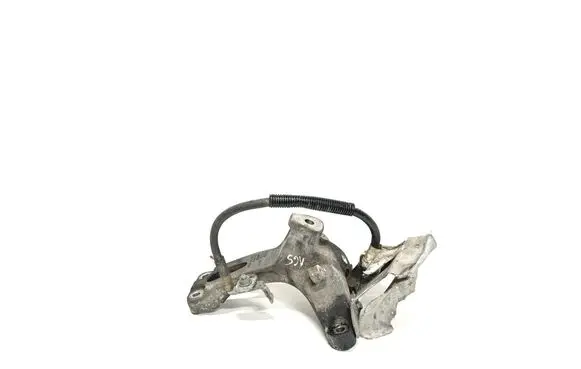 Engine mounting bracket