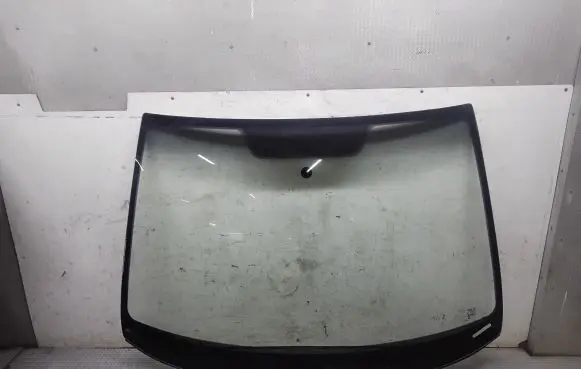 Skoda Octavia Mk2 (1Z) Front windscreen/windshield window 