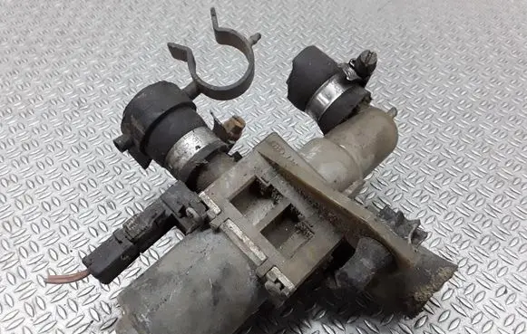 Mercedes-Benz Vito Viano W638 Coolant heater control valve 1147412047