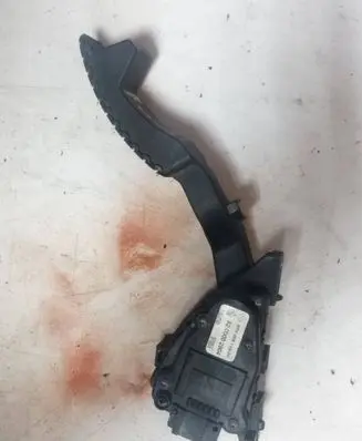 Renault Laguna II Accelerator throttle pedal 8200002904 6PV00811900