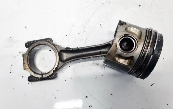 Volkswagen PASSAT B5.5 Piston with connecting rod