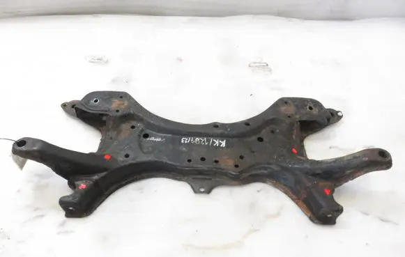 Toyota Corolla Verso E121 Front subframe 