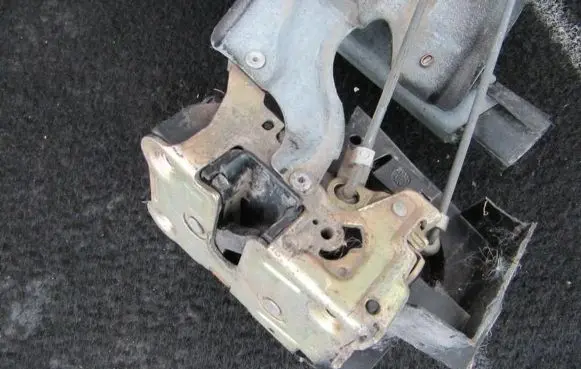 Renault Laguna I Rear door lock