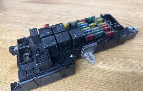 Volvo XC70 Fuse module 30728008