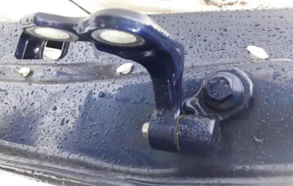 Ford C-MAX I Rear door lower hinge