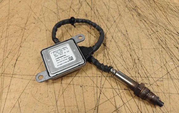 Mercedes-Benz Sprinter W906 Lambda probe sensor A0009058411