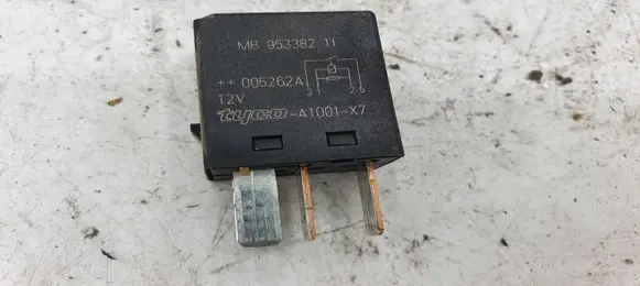 Mitsubishi Space Star Other relay MB95338211