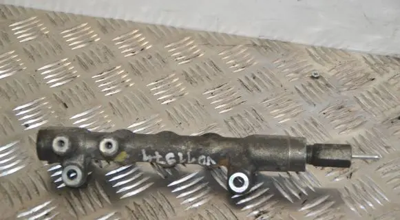Mazda 6 Fuel distributor 10L11023