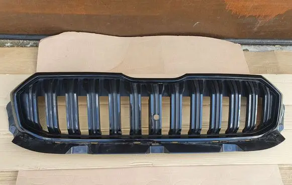 Skoda Kodiaq II Front bumper upper radiator grill 57H853653