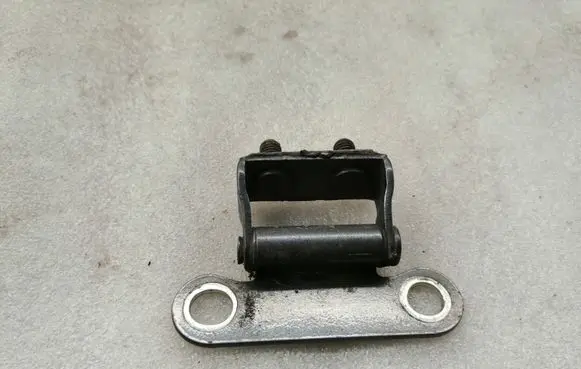 Toyota Auris 150 Tailgate/trunk/boot hinge 6881005010