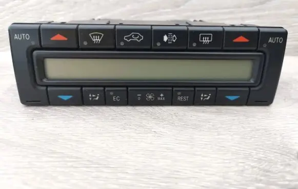 Mercedes-Benz E W210 Climate control unit 2108302385