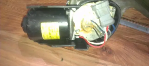 Renault Megane I Wiper motor 53548402 nwnuttyta
