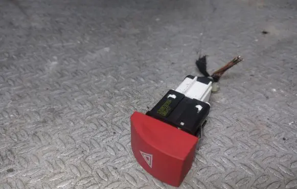 Skoda Octavia Mk2 (1Z) Hazard light switch 1Z0953235A