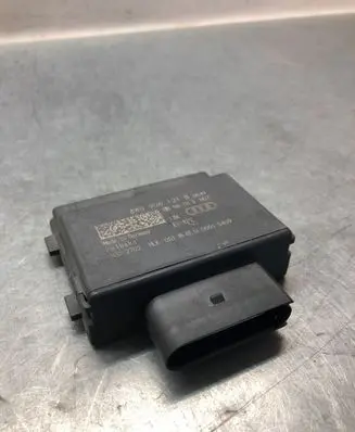 Audi A4 S4 B9 Fuel injection pump control unit/module 8W0906121B