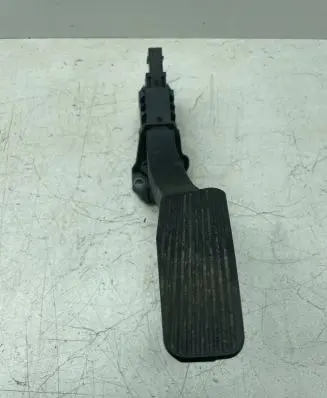 Chrysler Pacifica Accelerator throttle pedal 04581677AB 04581677 04581677-AB