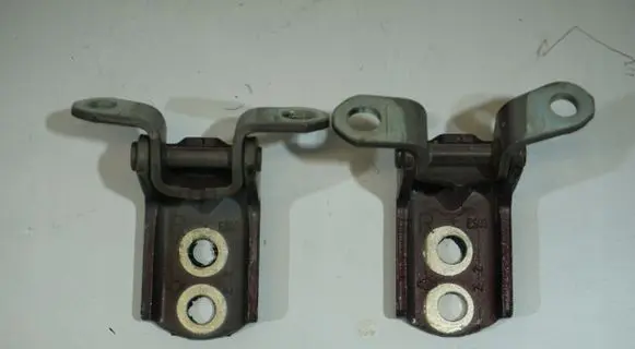 Nissan Qashqai J12 Rear door upper hinge 