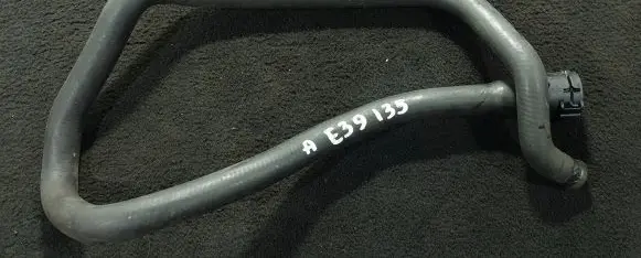 BMW 5 E39 Engine coolant pipe/hose