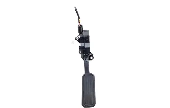 Toyota RAV 4 (XA30) Accelerator throttle pedal 7811042010