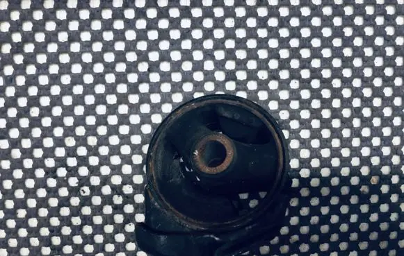KIA Ceed Engine mount bracket