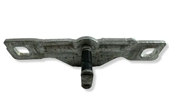Audi RS4 B7 Loading door lock loop/hook striker 8P4827507