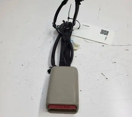 Nissan Leaf I (ZE0) Front seatbelt buckle 623808300B