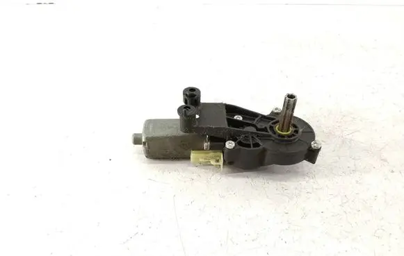 Mercedes-Benz E W212 Seat adjustment motor 0390203323