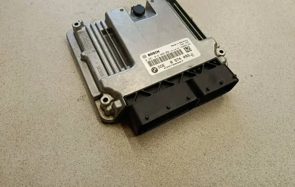 BMW 3 F30 F35 F31 Engine control unit/module 8574093 0281019808 030788987
