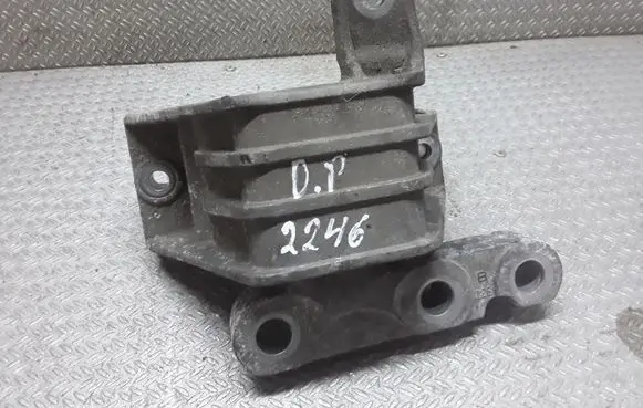 Opel Signum Engine mount bracket