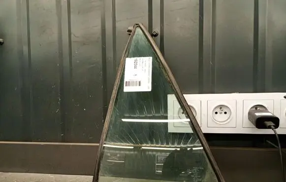 Mazda 6 Rear side window