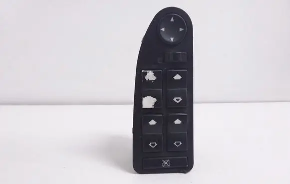 BMW 5 E39 Electric window control switch 61318368952