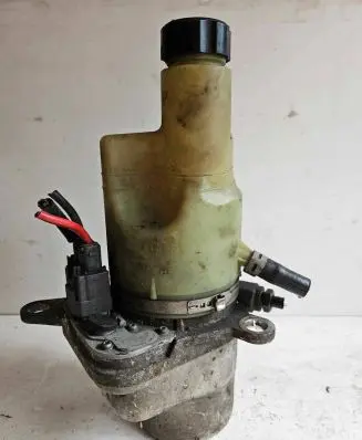 Volvo C30 Power steering pump 30741955 5N513K514AD