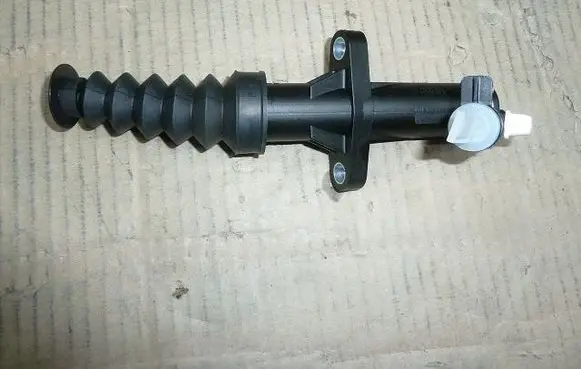 Clutch slave cylinder