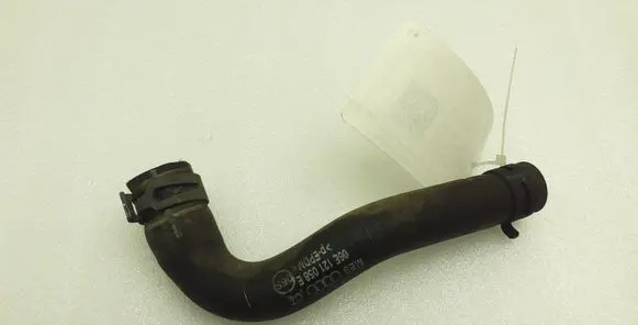 Porsche Cayenne (92A) Engine coolant pipe/hose 06E121058E