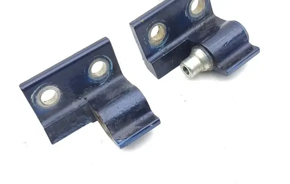 Maserati Quattroporte Front door hinge set 