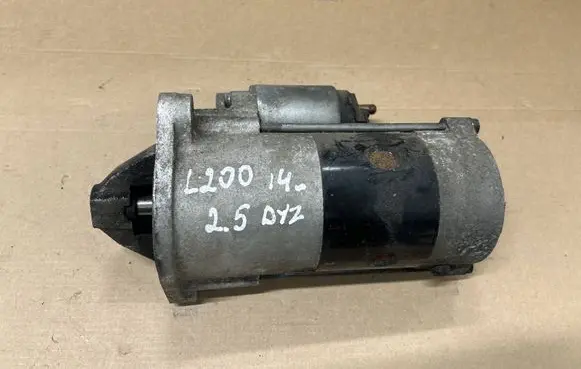 Mitsubishi L200 Starter motor 1810A053